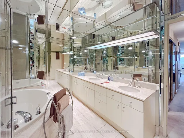 Additional property image - 130 Carlton St Unit 906