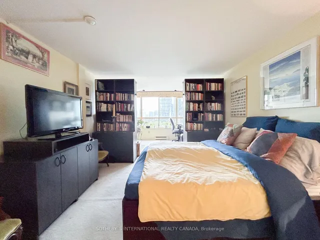 Additional property image - 130 Carlton St Unit 906