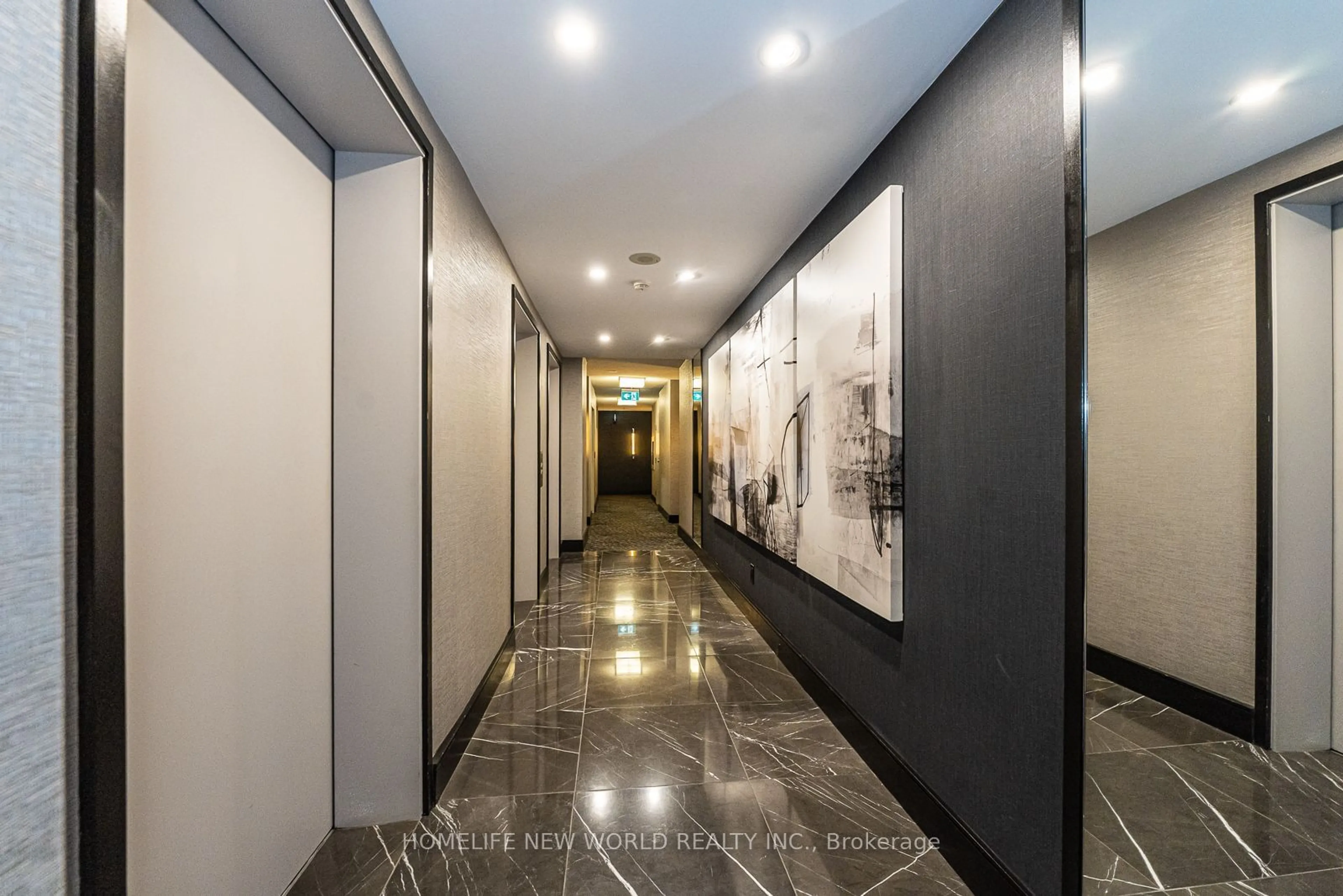 Indoor foyer for 8 Park Rd #1716, Toronto Ontario M4W 3S5