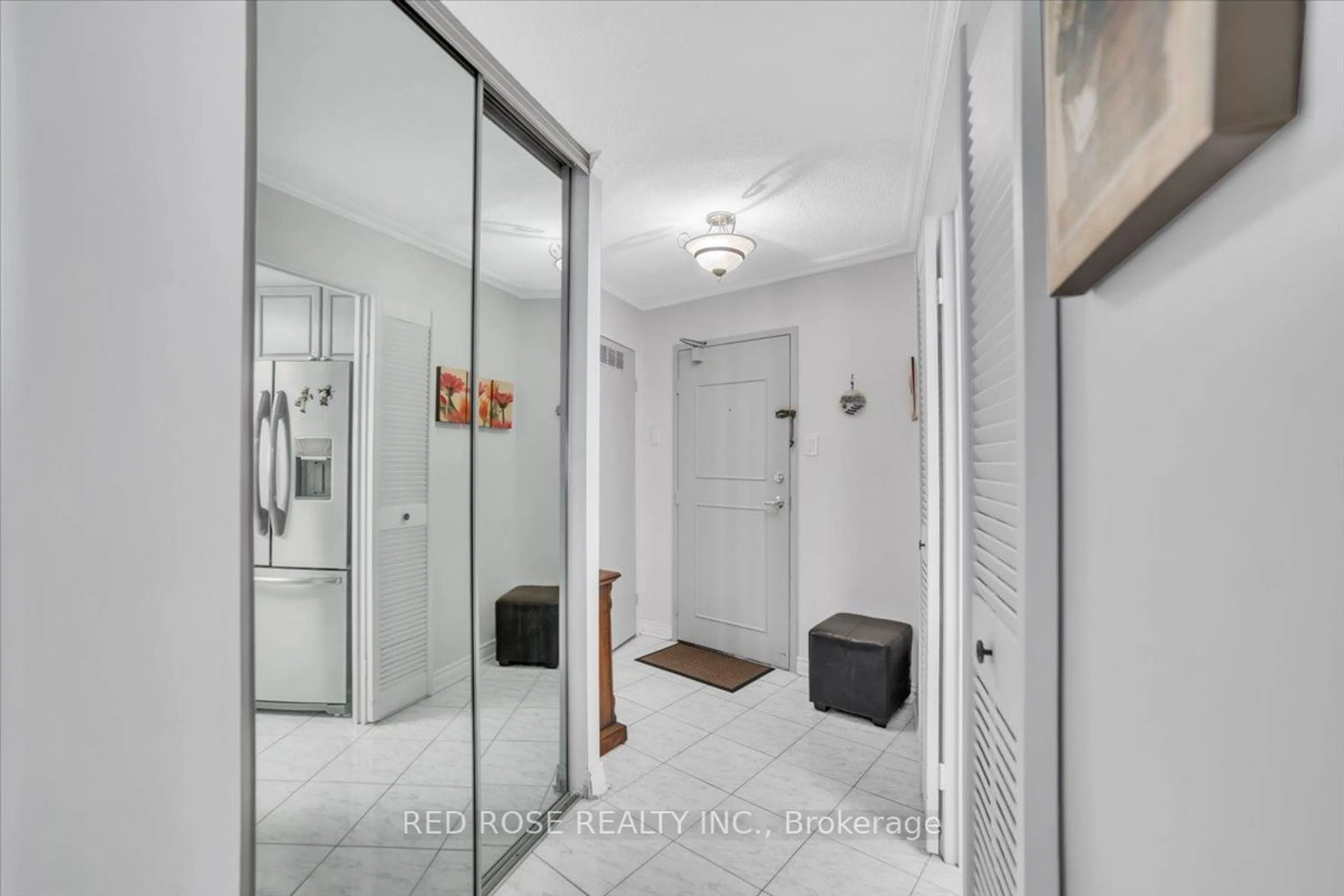 Indoor entryway for 3303 Don Mills Rd #707, Toronto Ontario M2J 4T6