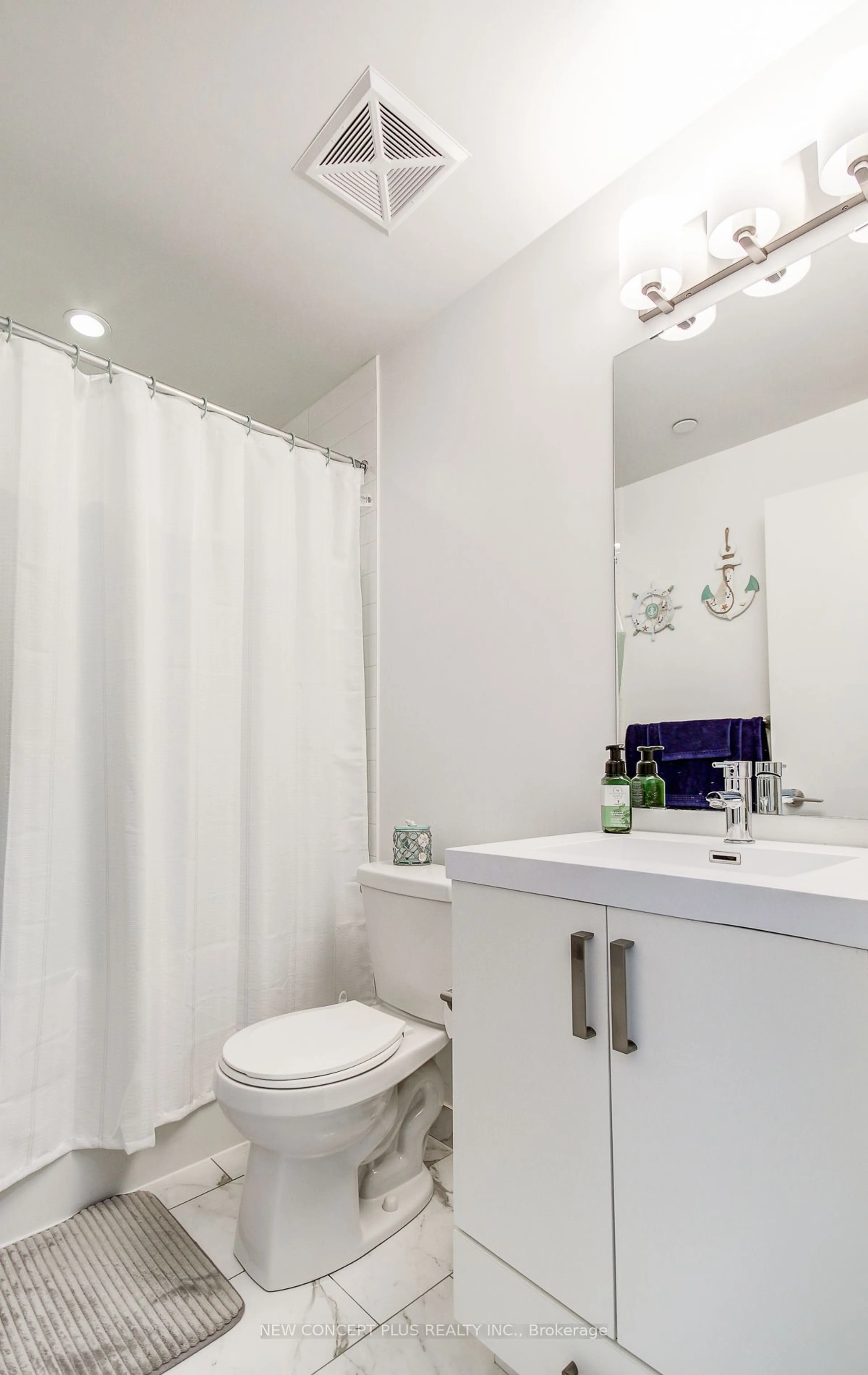 Standard bathroom, unknown for 1603 Eglinton Ave #1604, Toronto Ontario M6E 0A1