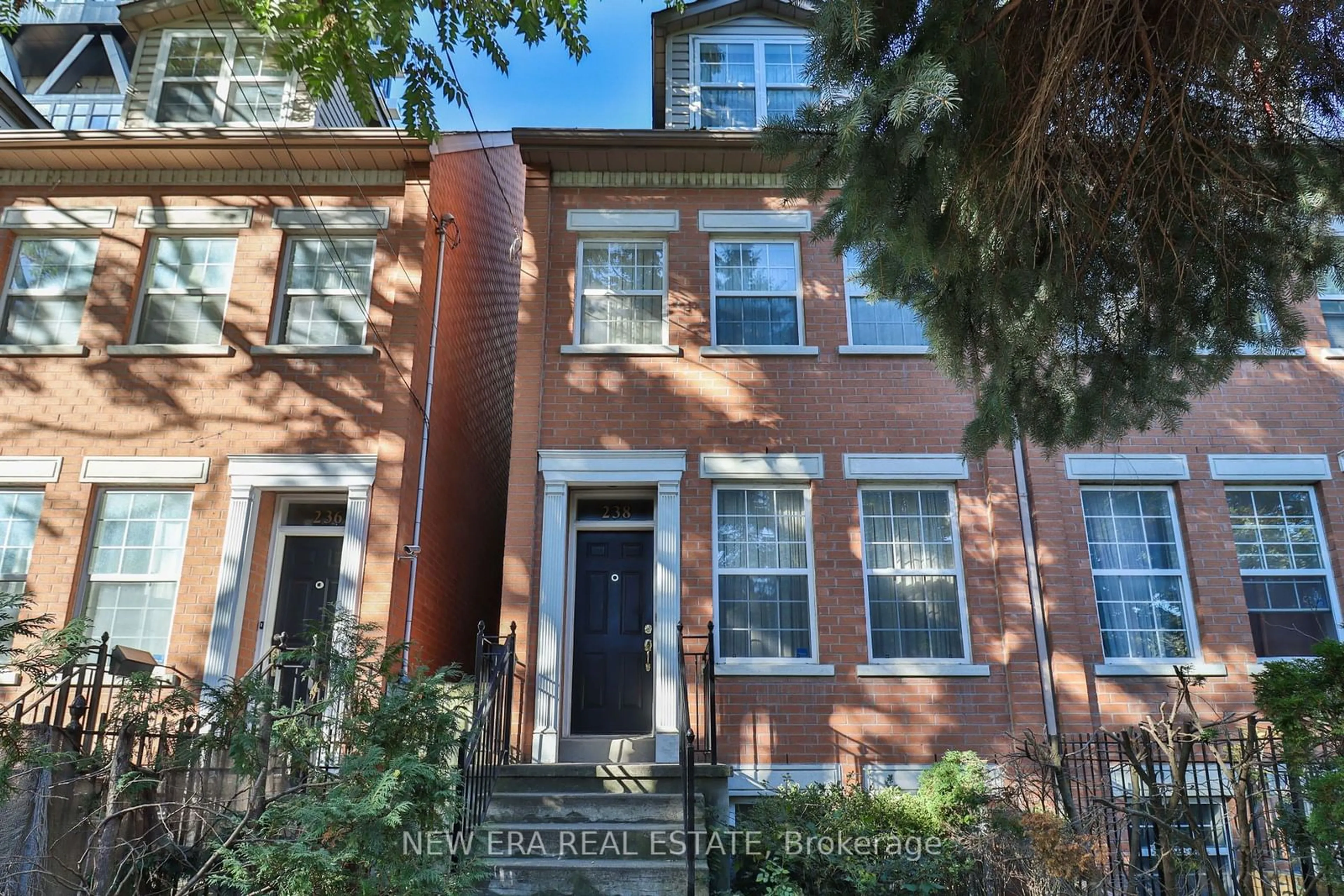 Home with brick exterior material, street for 238 George St, Toronto Ontario M5A 2N1