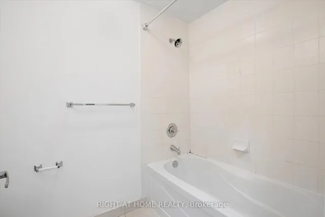 Additional image 8 of 65 Bremner Blvd Unit 2403