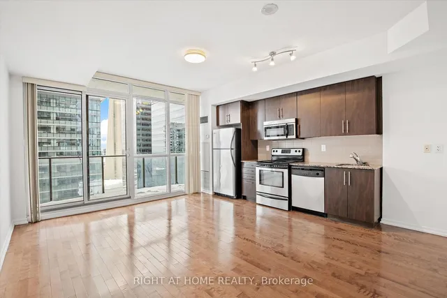 Additional image 15 of 65 Bremner Blvd Unit 2403