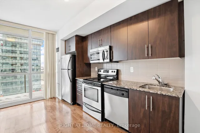 Additional image 14 of 65 Bremner Blvd Unit 2403