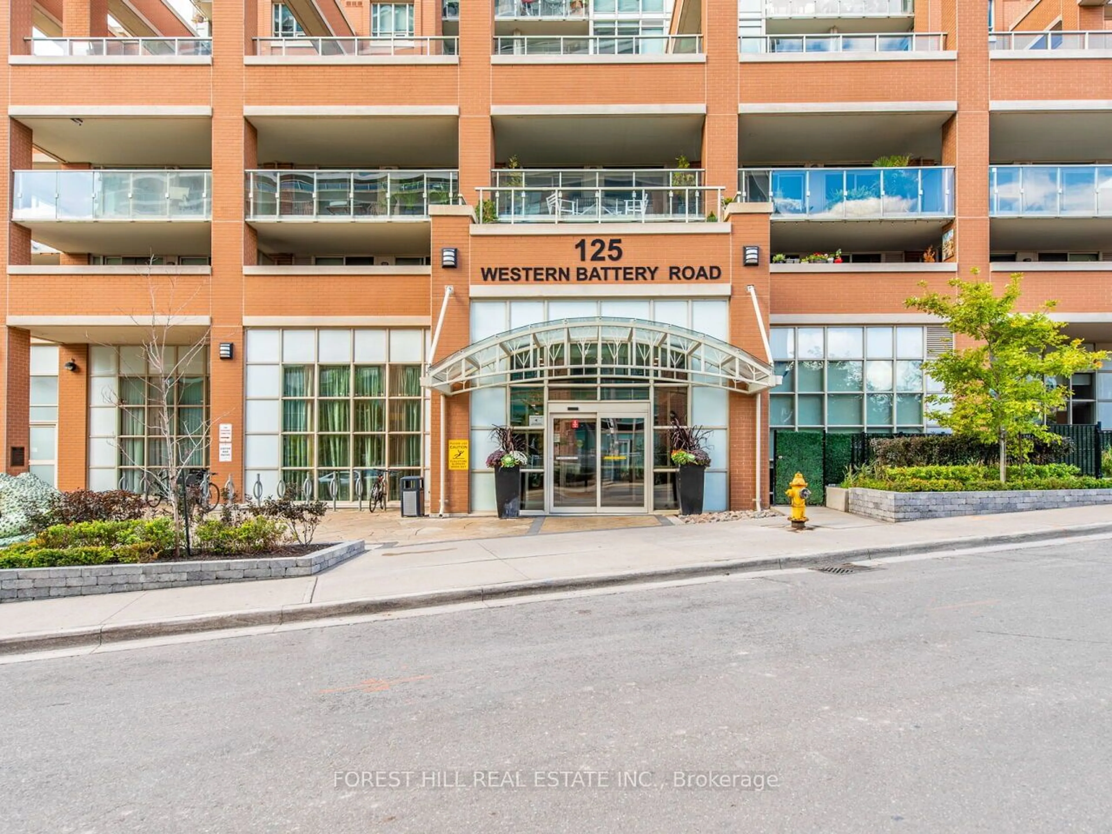 Indoor foyer for 125 Western Battery Rd #2409, Toronto Ontario M6K 3R8