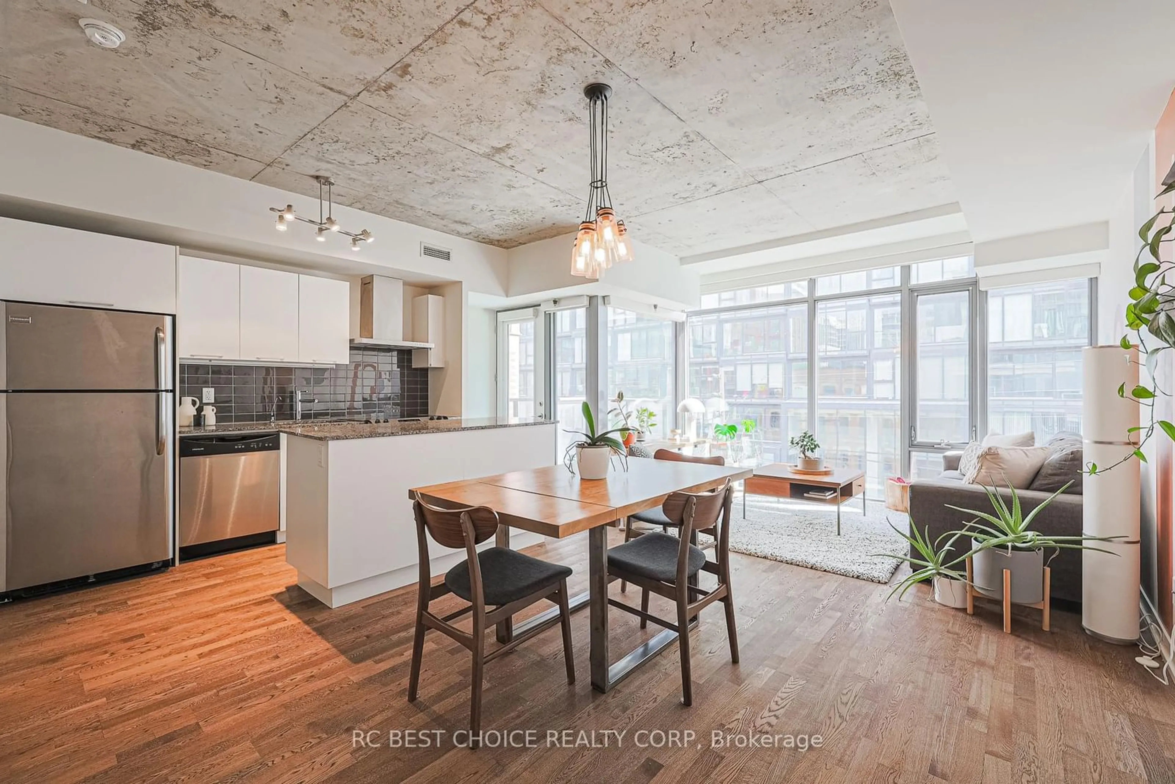 Open concept kitchen, unknown for 650 King St #410, Toronto Ontario M5V 0H6