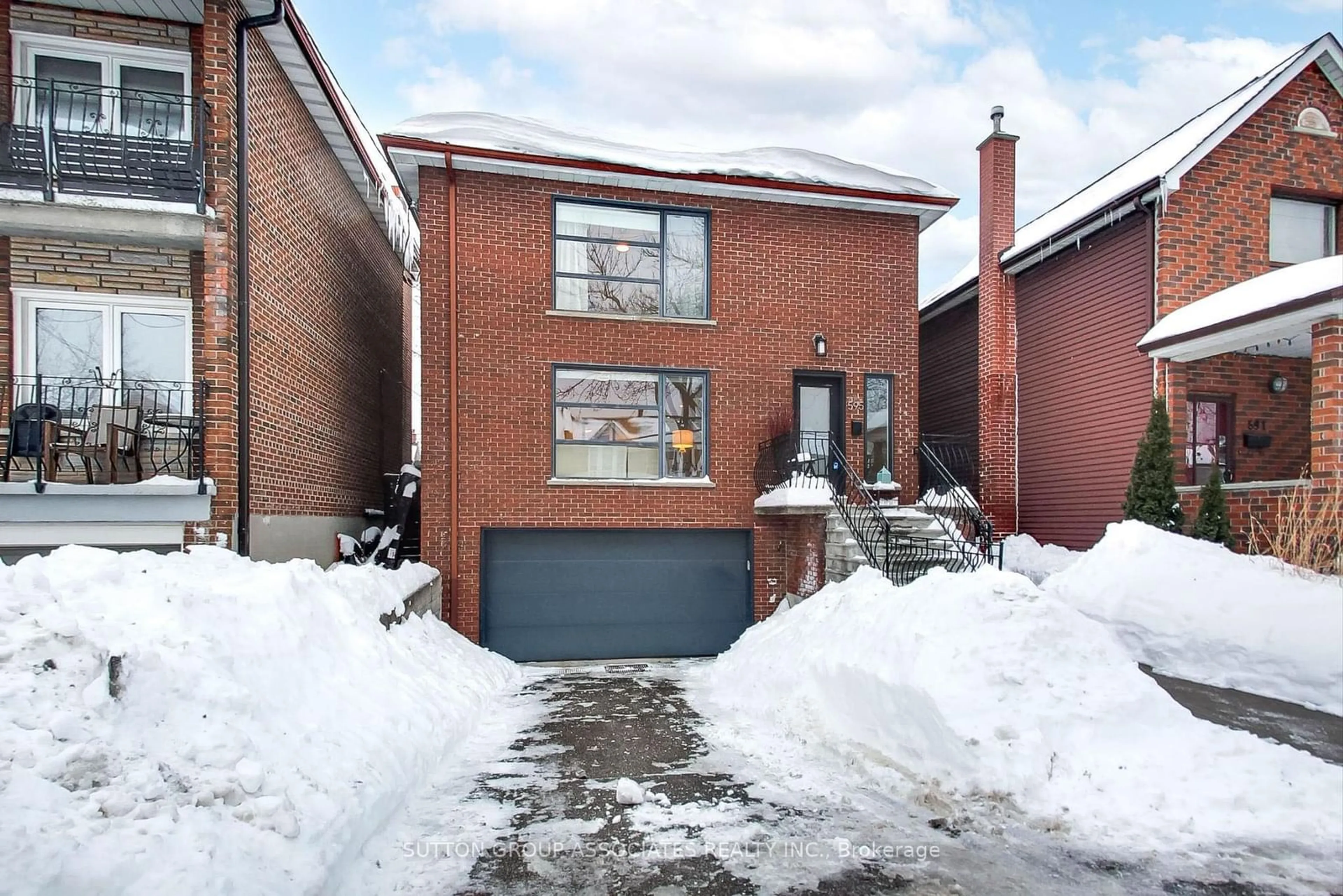 Home with brick exterior material, street for 595 Delaware Ave, Toronto Ontario M6H 2B4