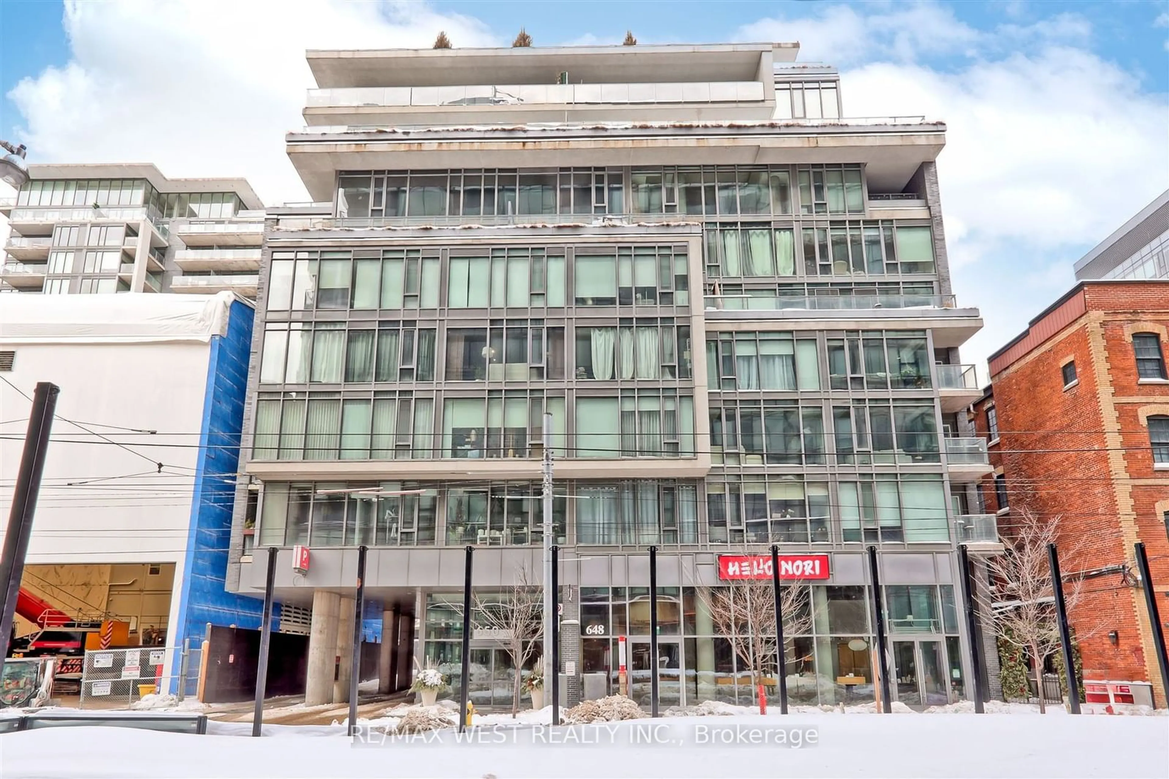 Indoor foyer for 650 King St #409, Toronto Ontario M5V 1M7