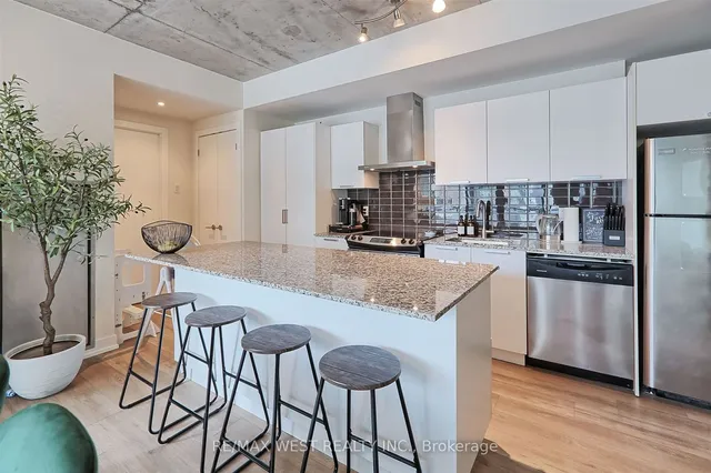 Additional property image - 650 King St Unit 409