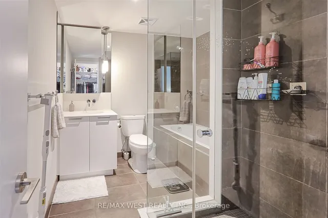 Additional property image - 650 King St Unit 409