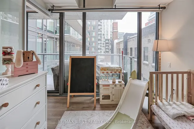 Additional property image - 650 King St Unit 409