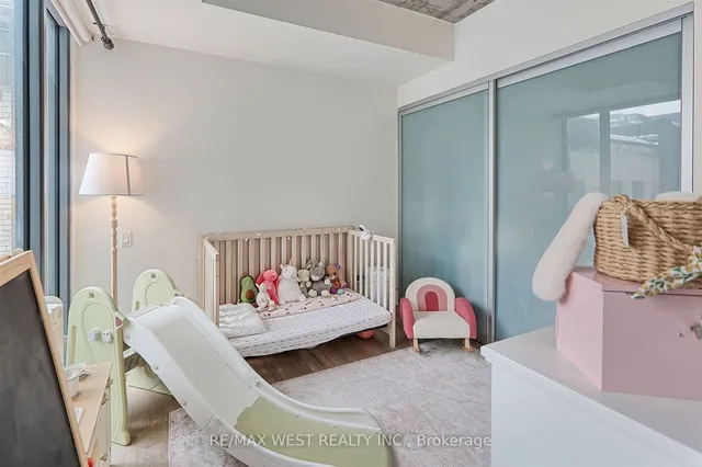 Additional property image - 650 King St Unit 409