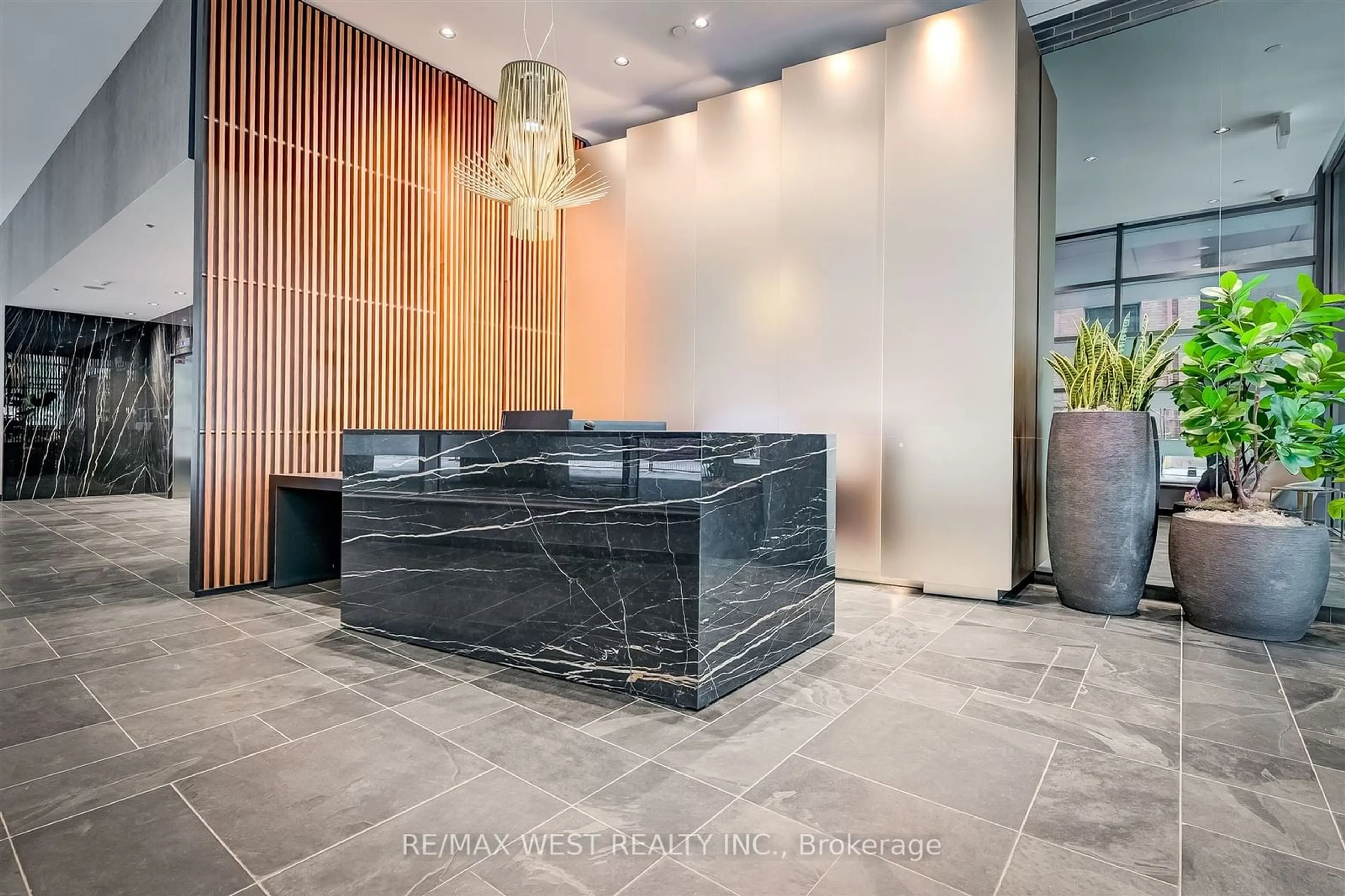 Lobby for 650 King St #409, Toronto Ontario M5V 1M7