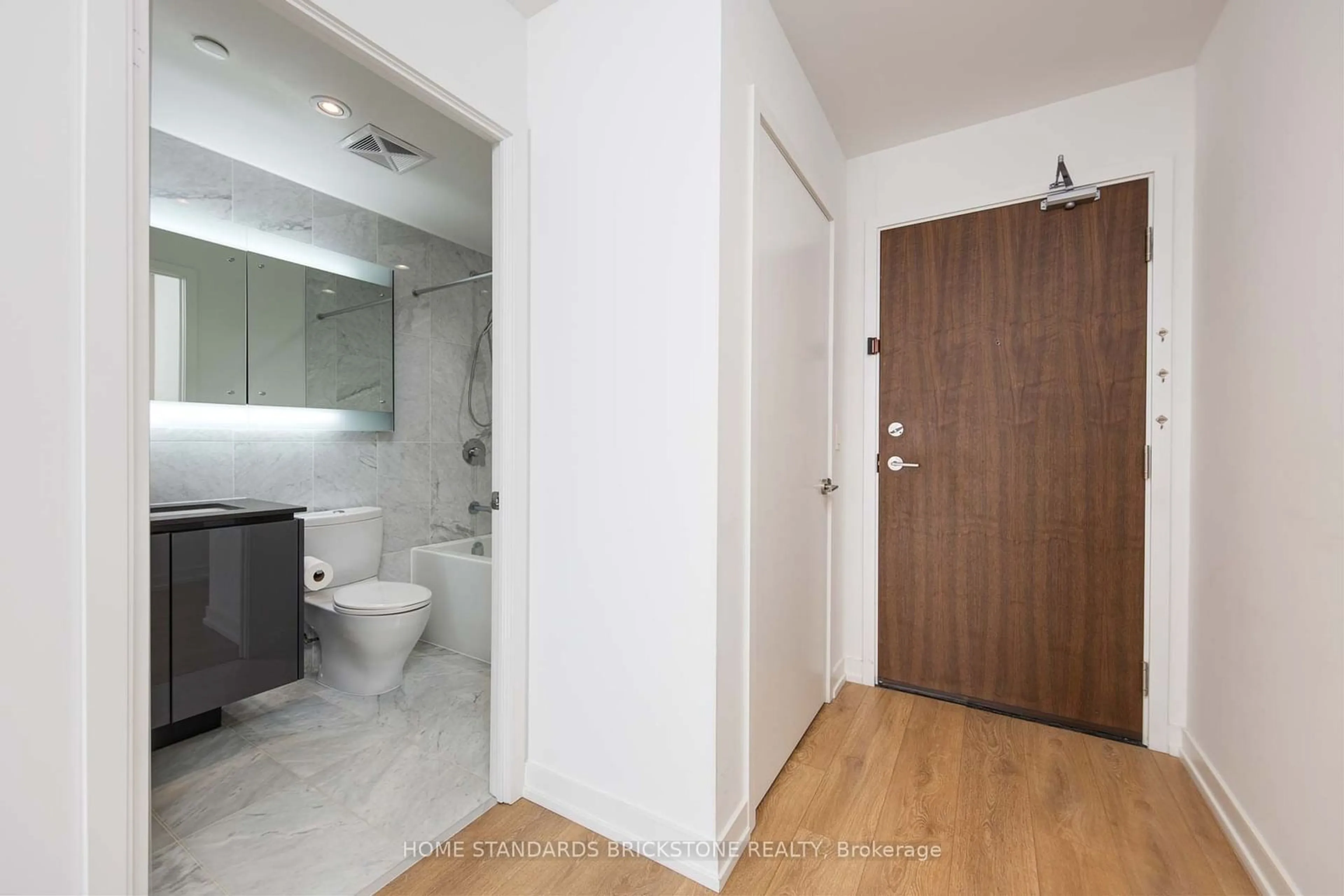 Standard bathroom, unknown for 115 McMahon Dr #2110, Toronto Ontario M2K 0E3