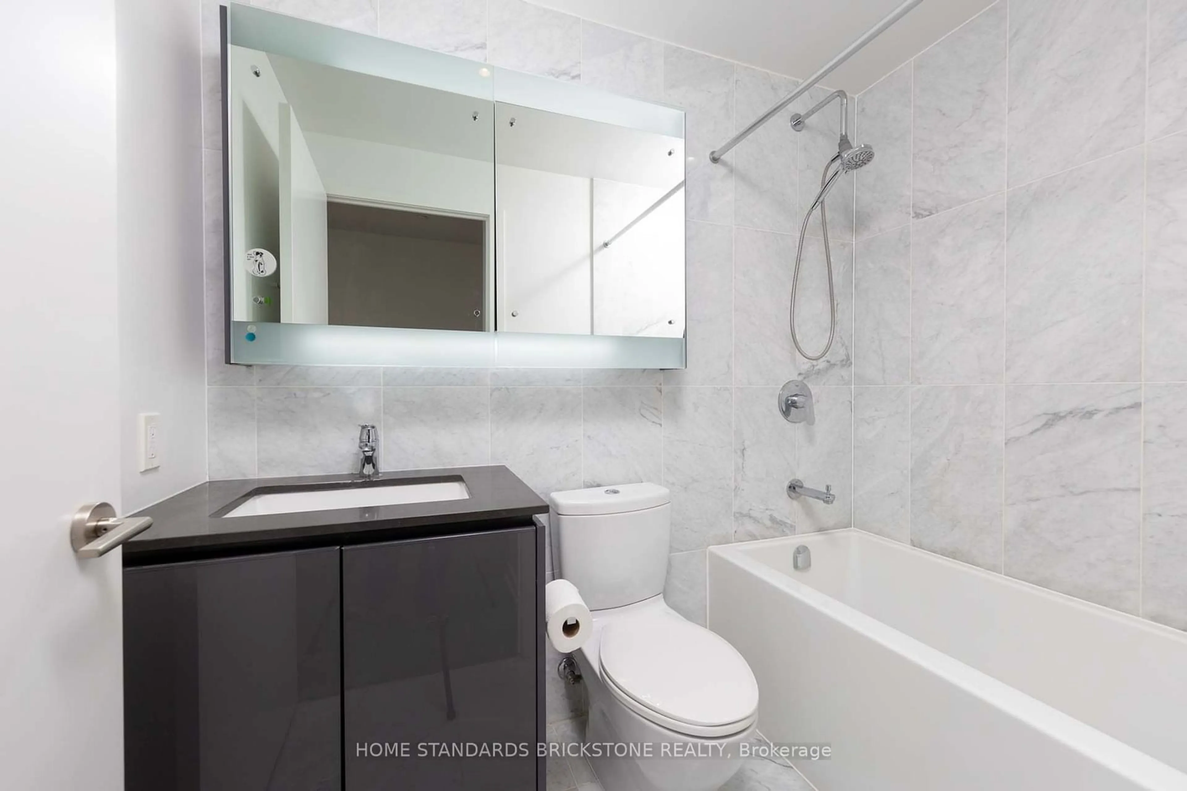 Standard bathroom, ceramic/tile floor for 115 McMahon Dr #2110, Toronto Ontario M2K 0E3