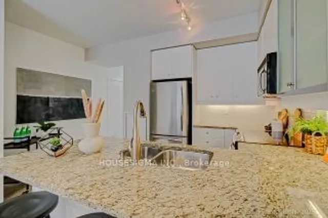 Additional property image - 438 King St Unit 512