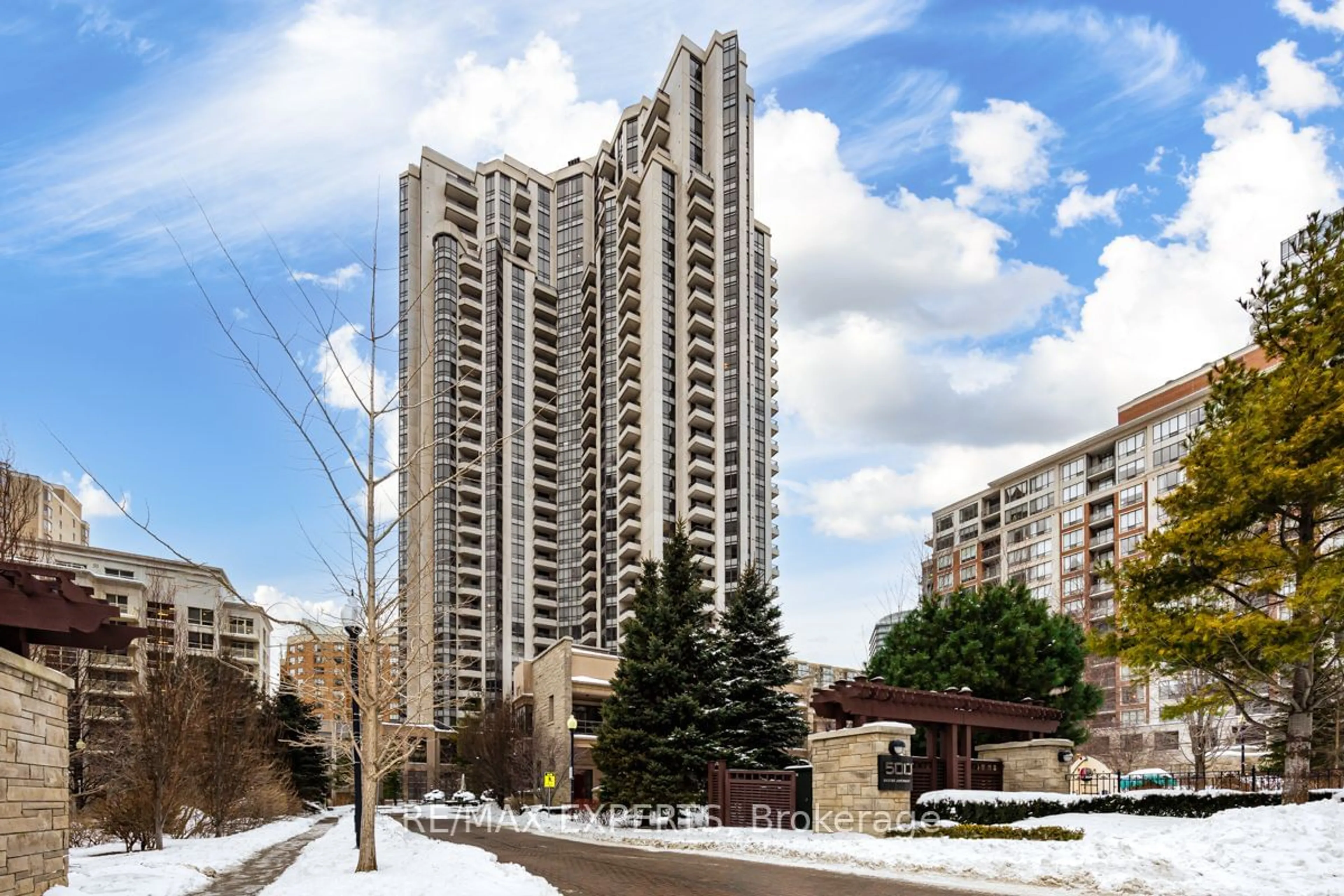 Patio, street for 500 Doris Ave #1426, Toronto Ontario M2N 0C1