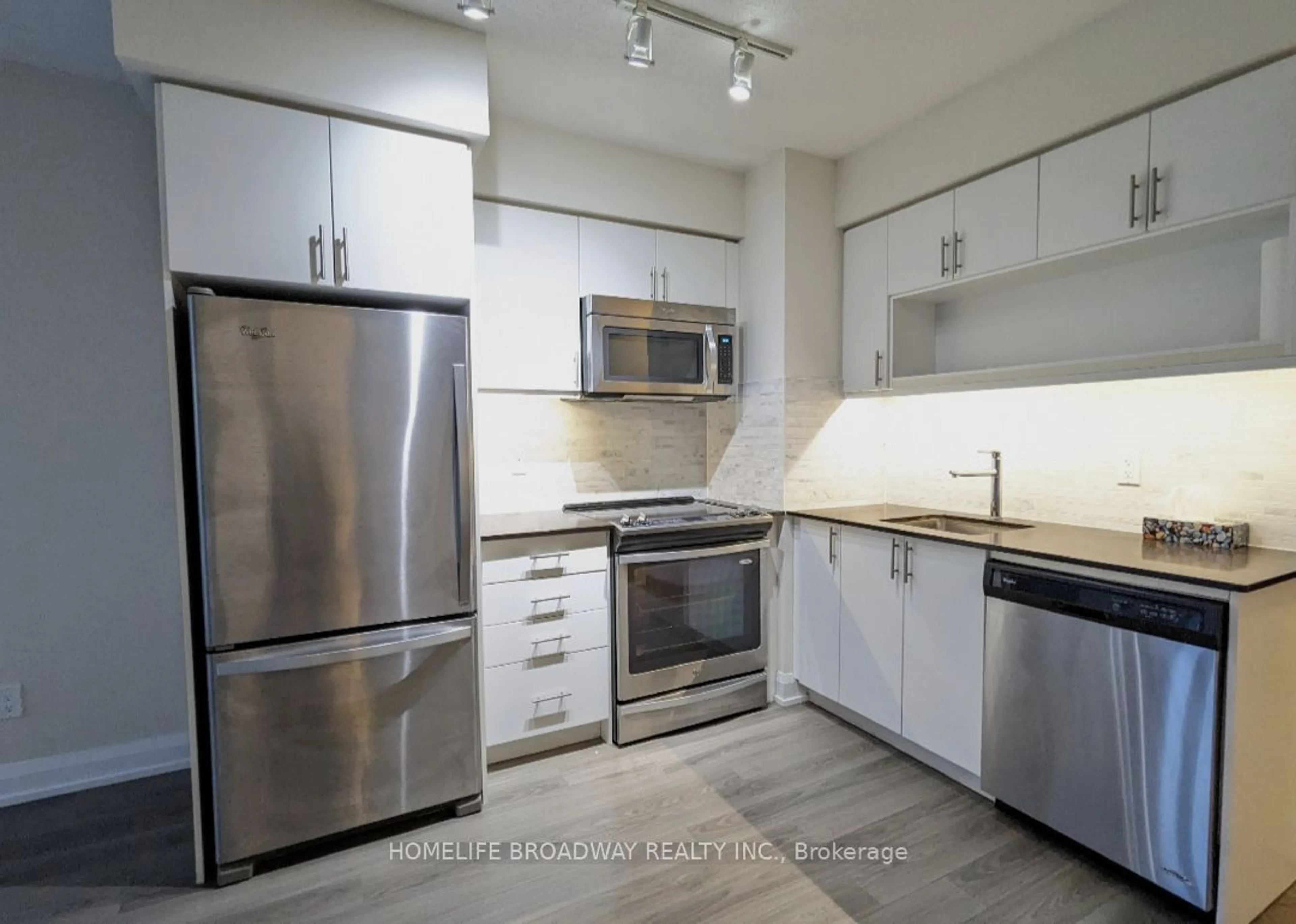 Standard kitchen, unknown for 18 Graydon Hall Dr #506, Toronto Ontario M3A 0A4