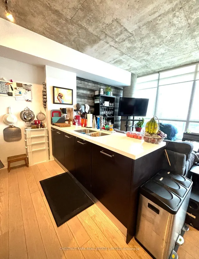 Additional property image - 318 King St Unit 1408