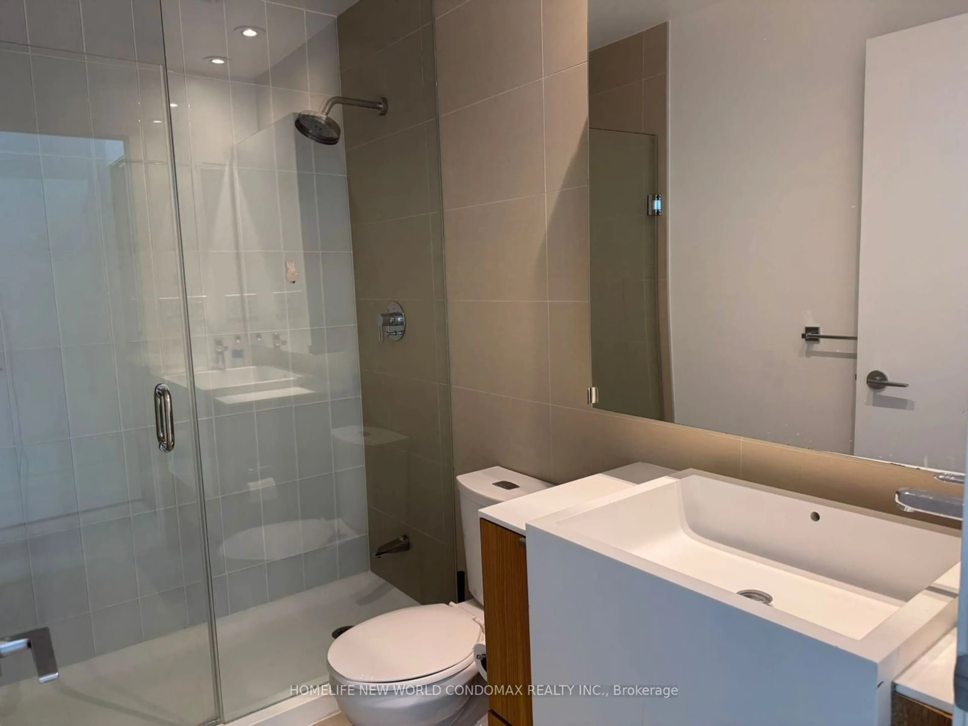 Standard bathroom, ceramic/tile floor for 21 Iceboat Terr #3809, Toronto Ontario M5V 4A9