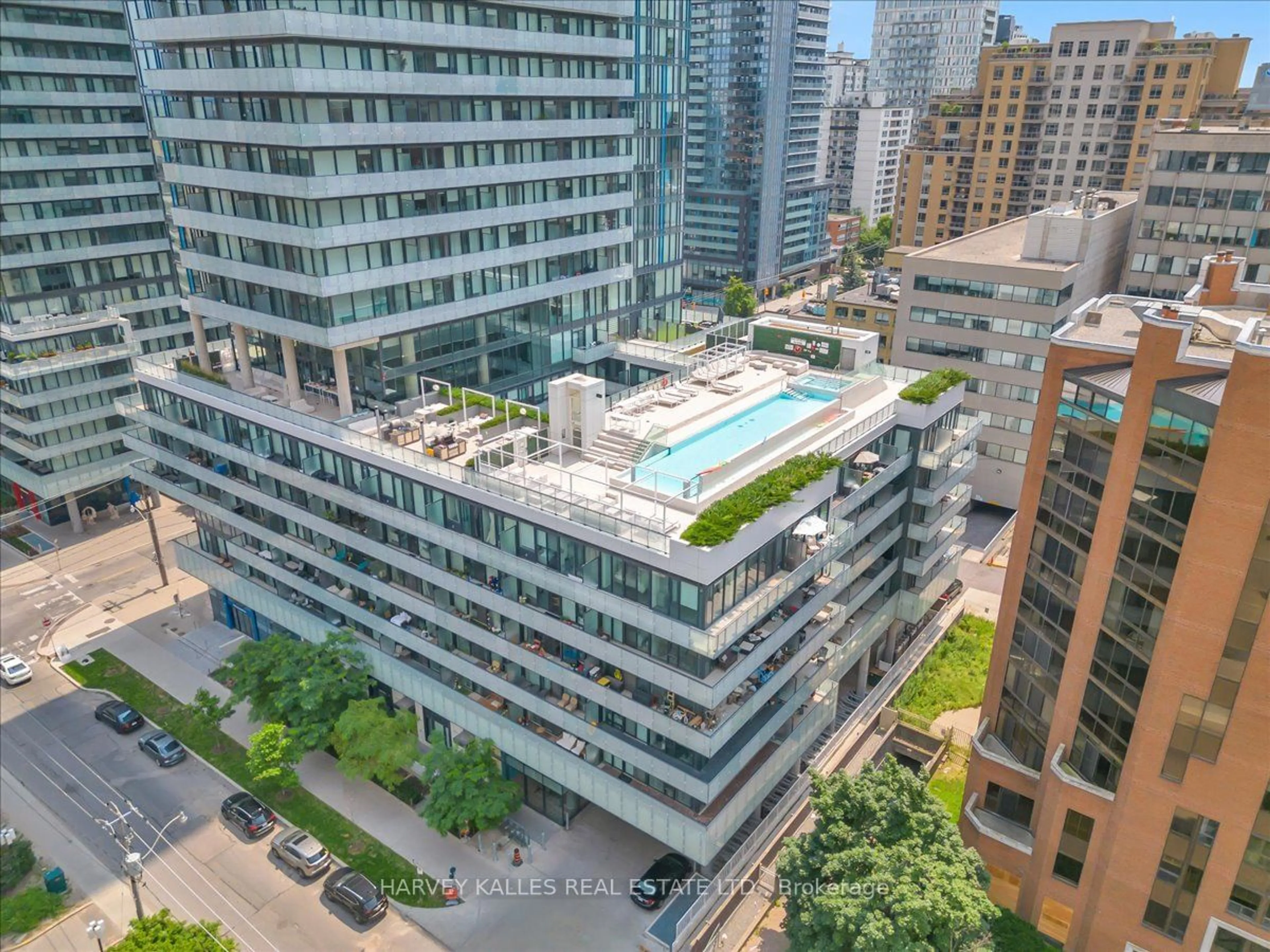 A pic from outside/outdoor area/front of a property/back of a property/a pic from drone, city buildings view from balcony for 161 Roehampton Ave #3301, Toronto Ontario M4P 0C8