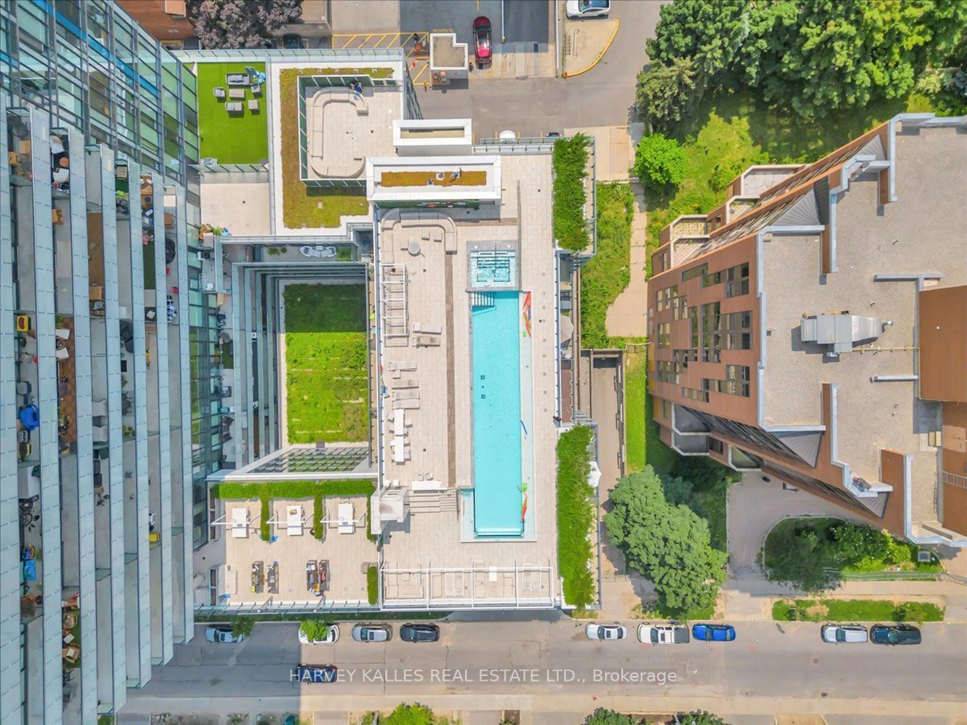 A pic from outside/outdoor area/front of a property/back of a property/a pic from drone, city buildings view from balcony for 161 Roehampton Ave #3301, Toronto Ontario M4P 0C8