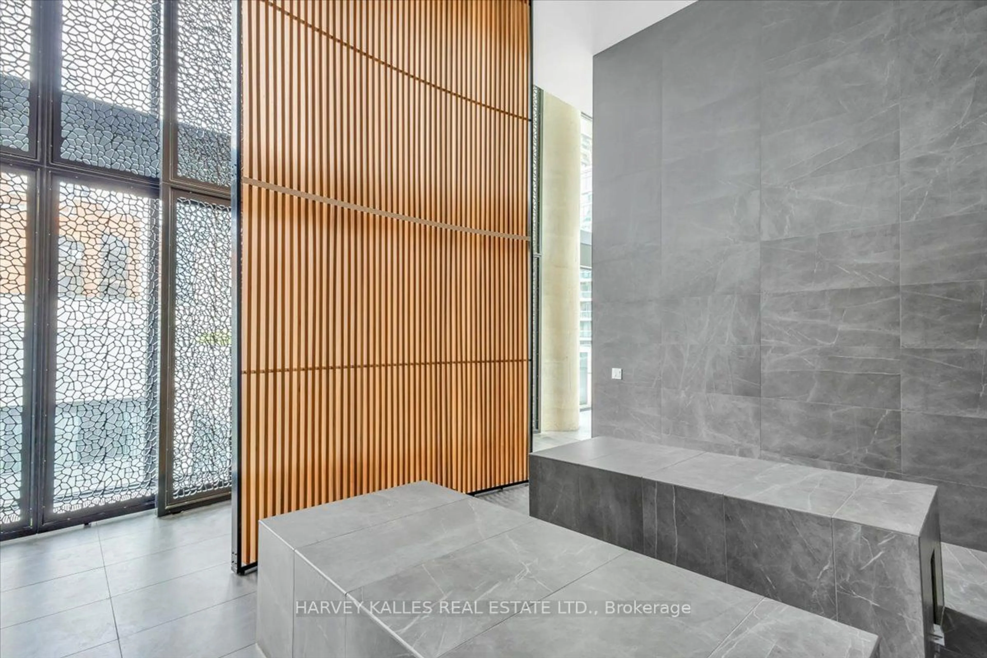 Indoor foyer for 161 Roehampton Ave #3301, Toronto Ontario M4P 0C8