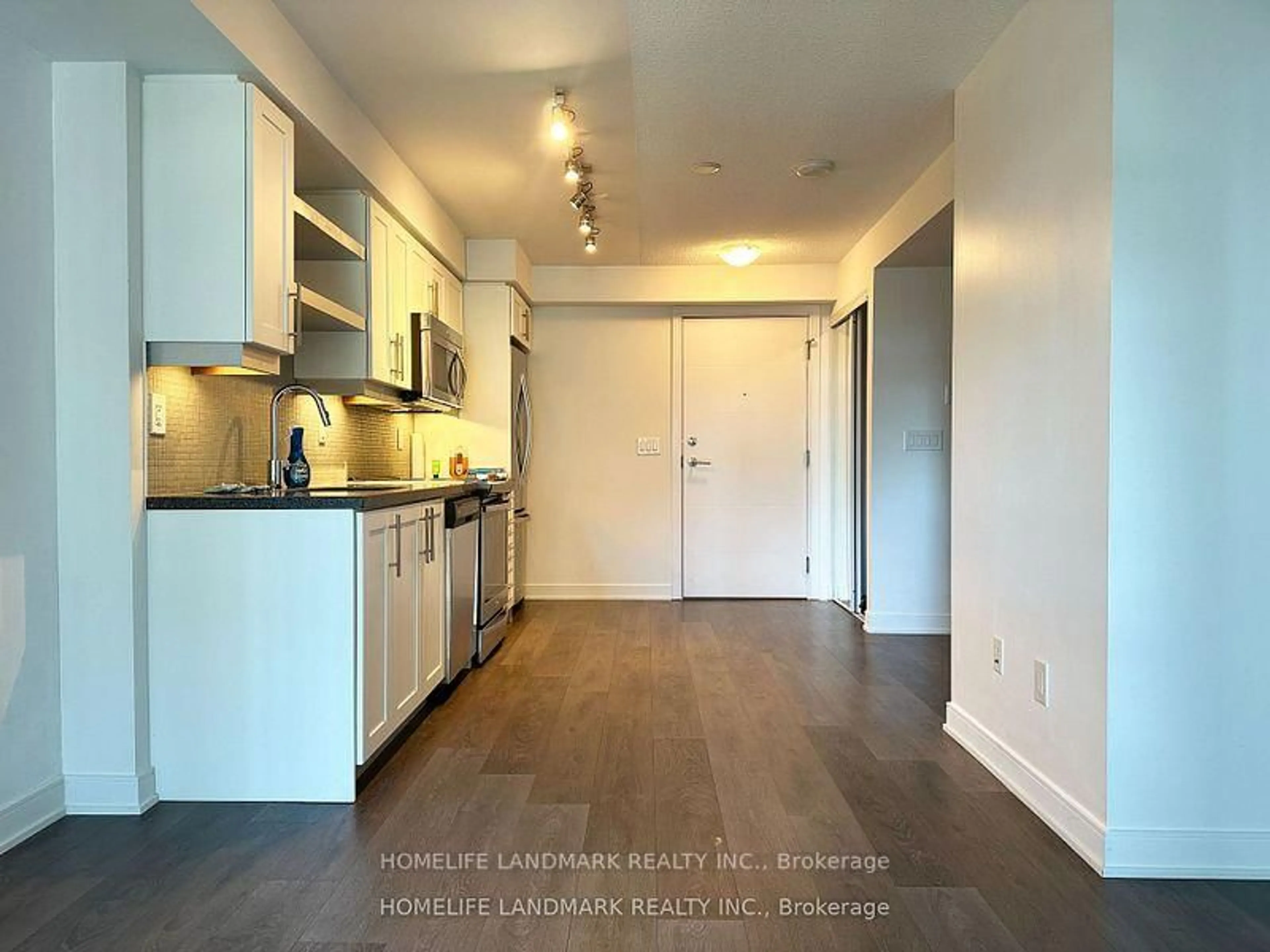 Standard kitchen, unknown for 525 Adelaide St #728, Toronto Ontario M5V 0N7