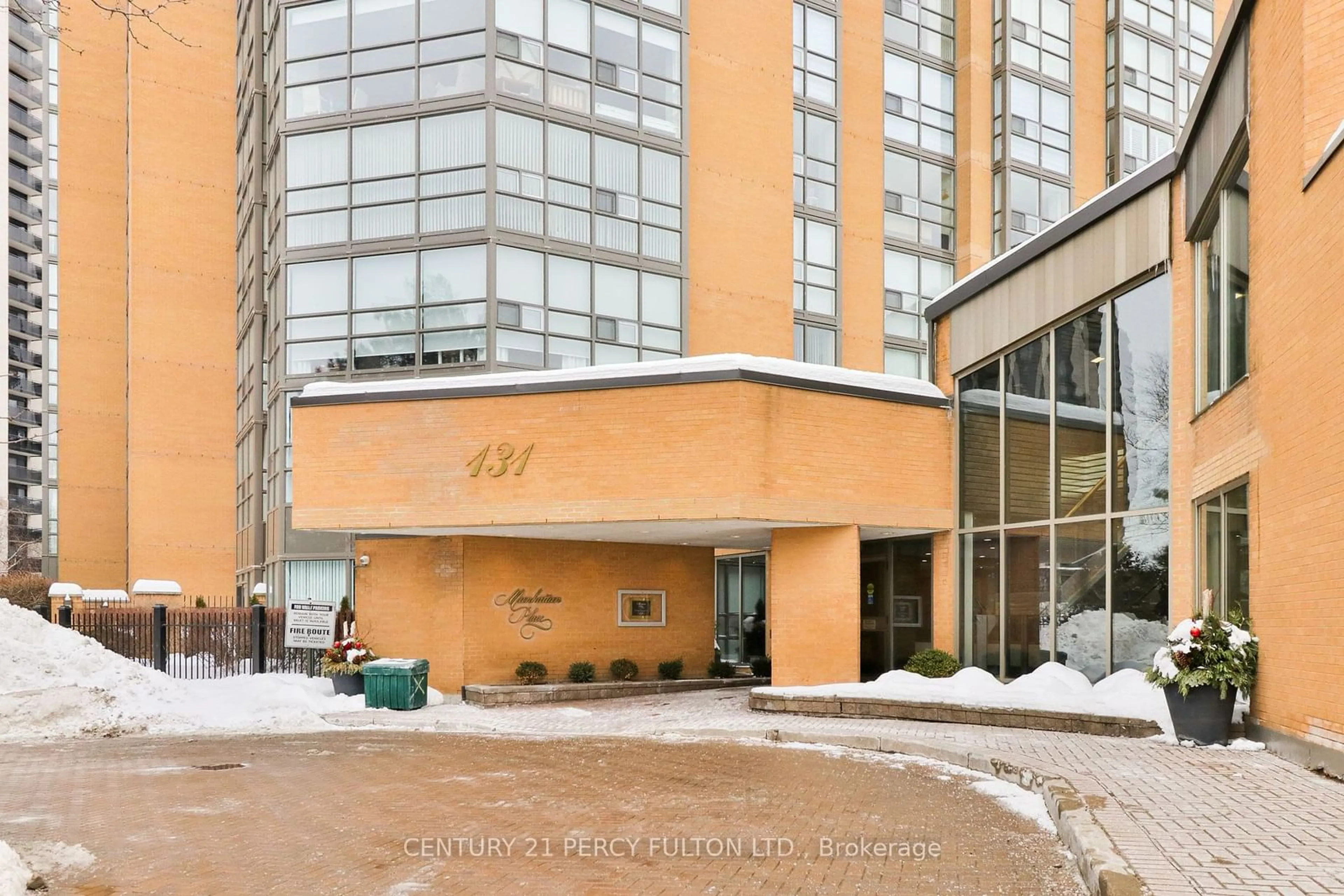 Indoor foyer for 131 Beecroft Rd #207, Toronto Ontario M2N 6G9