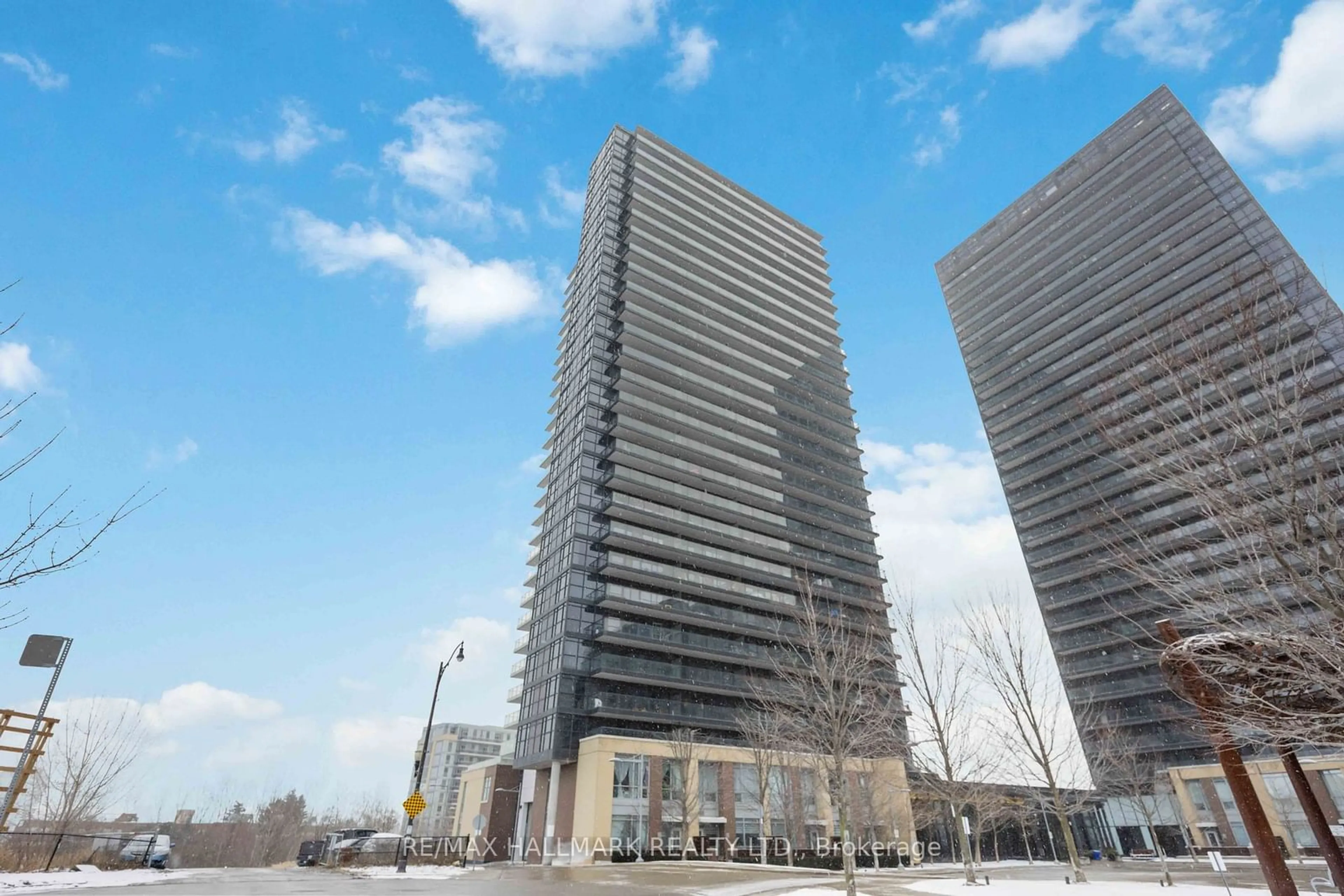 Patio, building for 29 Singer Crt #908, Toronto Ontario M2K 0B3