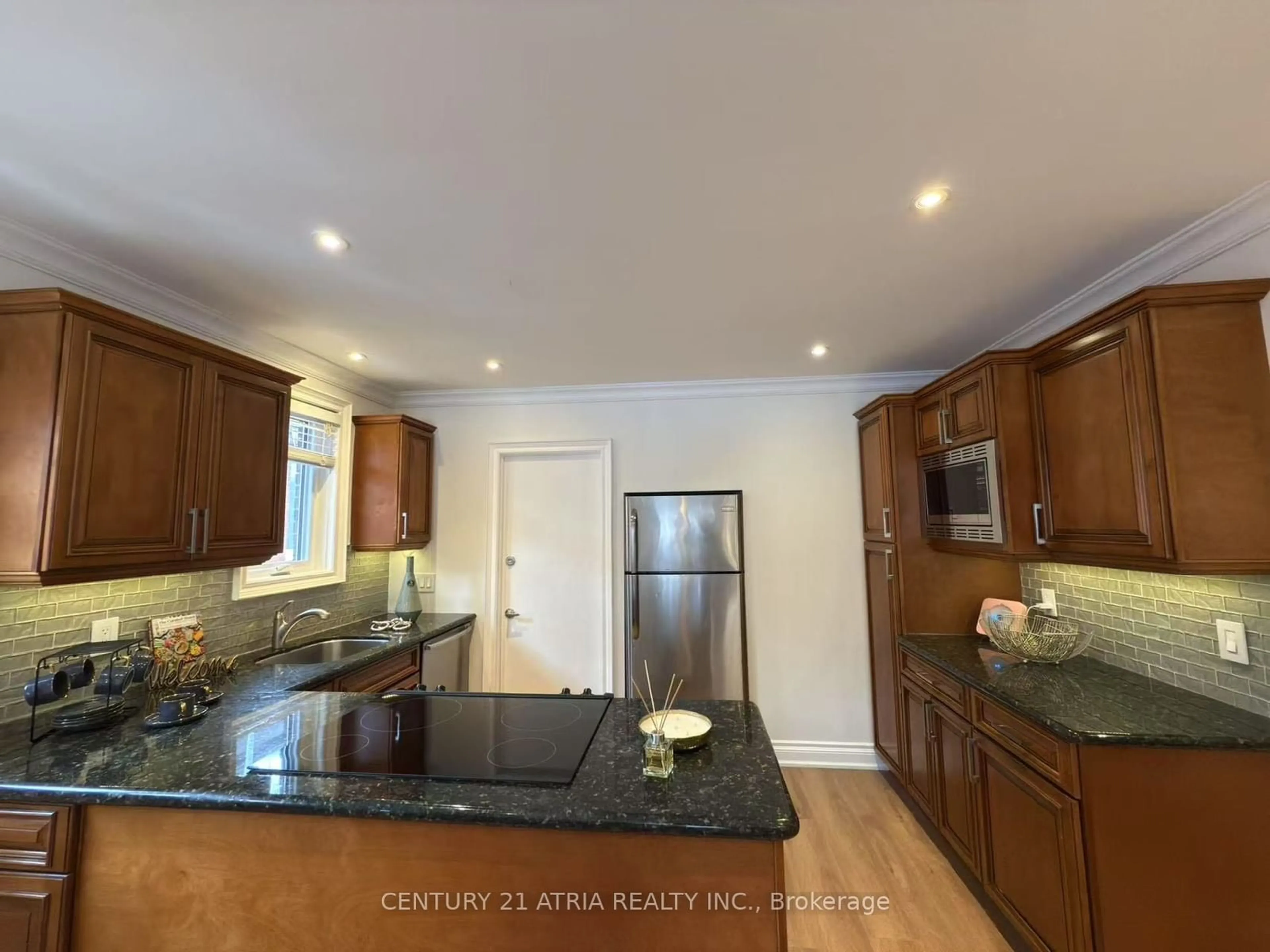 Open concept kitchen, unknown for 63 Burnaby Blvd, Toronto Ontario M5N 1G3