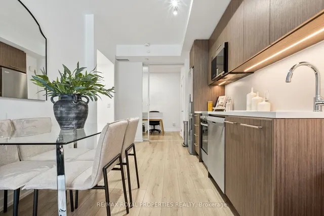 Additional property image - 264 Finch Ave Unit 11