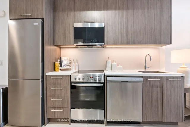 Additional property image - 264 Finch Ave Unit 11