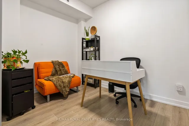 Additional property image - 264 Finch Ave Unit 11