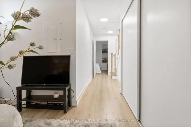 Additional property image - 264 Finch Ave Unit 11