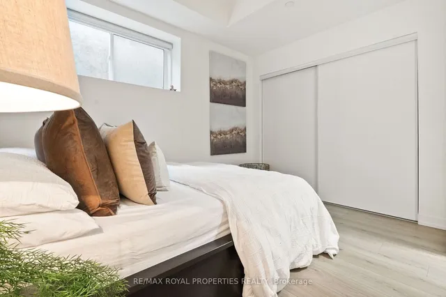 Additional property image - 264 Finch Ave Unit 11