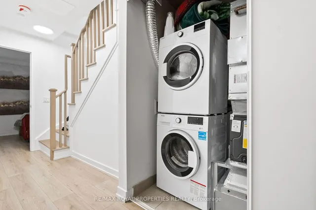 Additional property image - 264 Finch Ave Unit 11