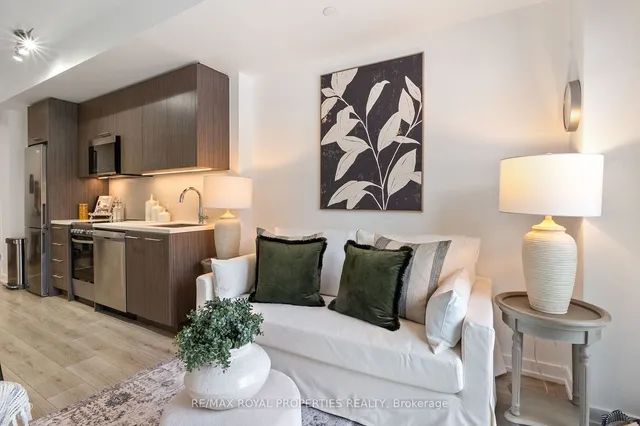Additional property image - 264 Finch Ave Unit 11
