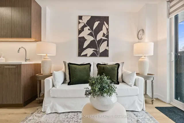 Additional property image - 264 Finch Ave Unit 11