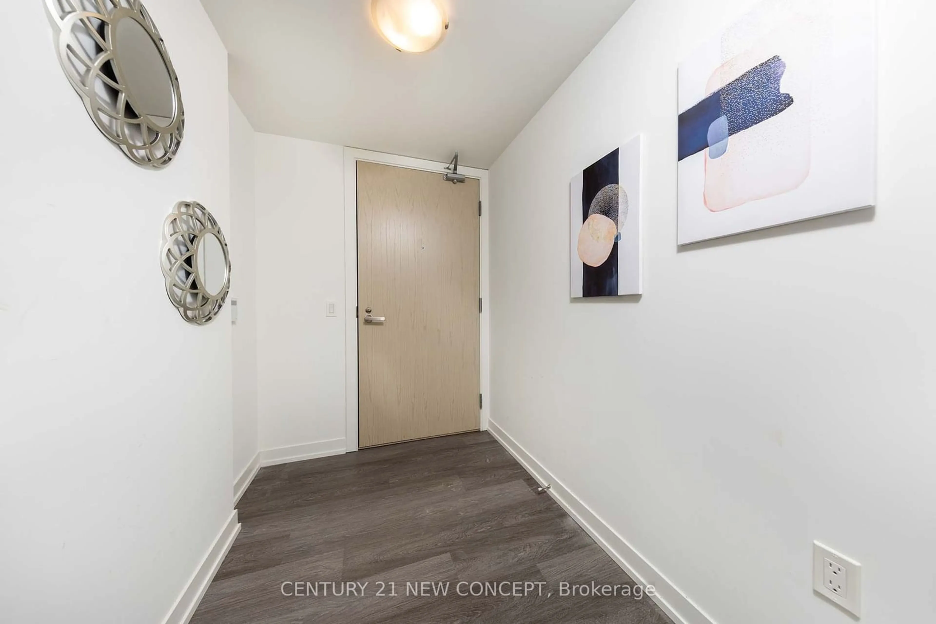 Indoor entryway for 55 Cooper St #2710, Toronto Ontario M5E 0G1