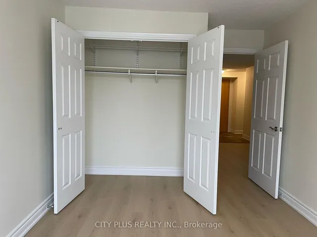 Additional property image - 123 Eglinton Ave Unit 1109