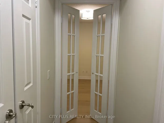 Additional property image - 123 Eglinton Ave Unit 1109