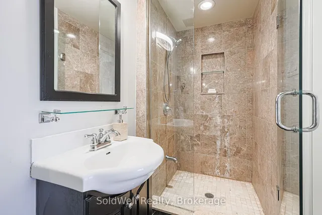 Additional property image - 62 Flaming Roseway