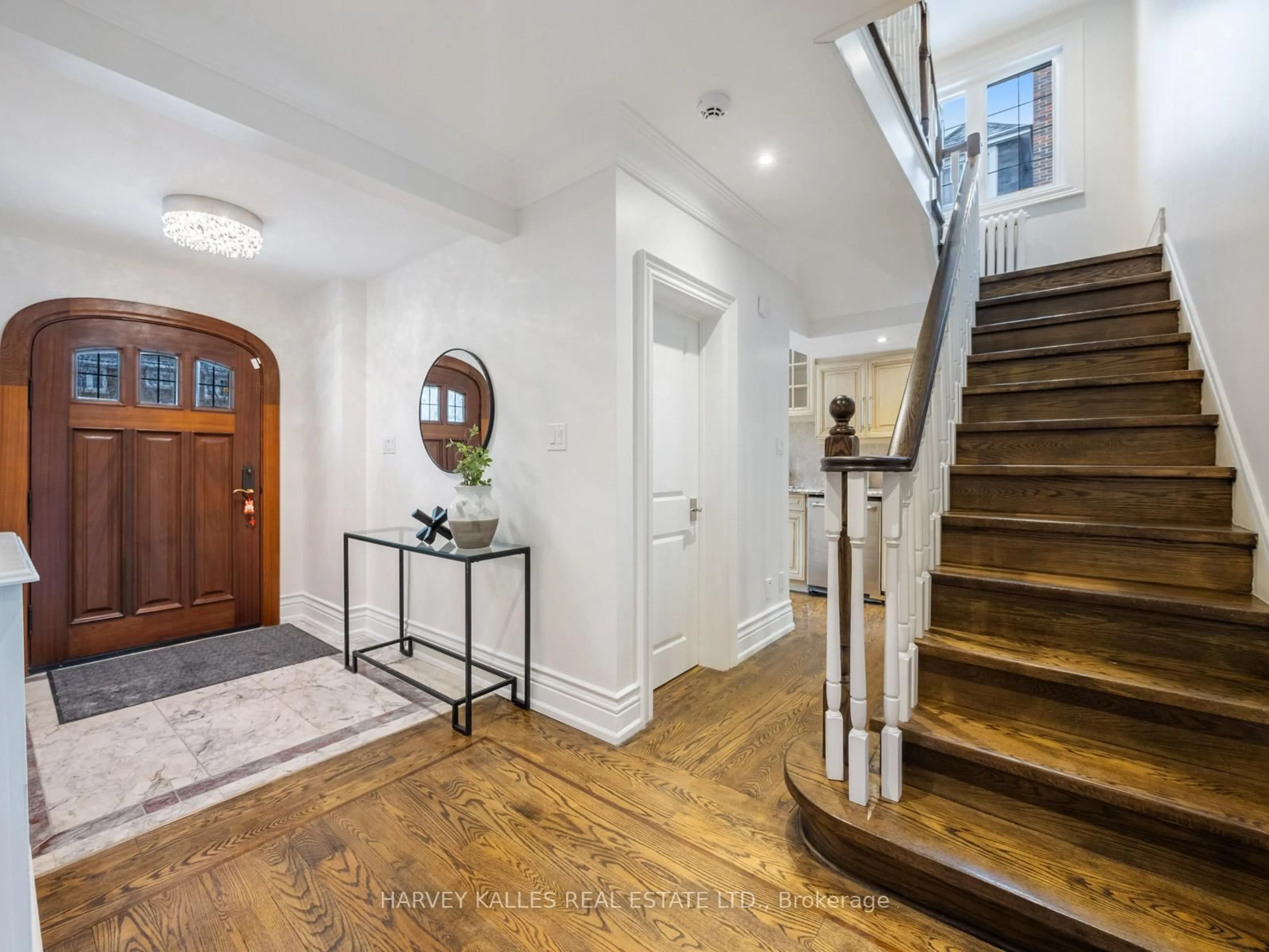 Indoor entryway for 47 Glengowan Rd, Toronto Ontario M4N 1G1