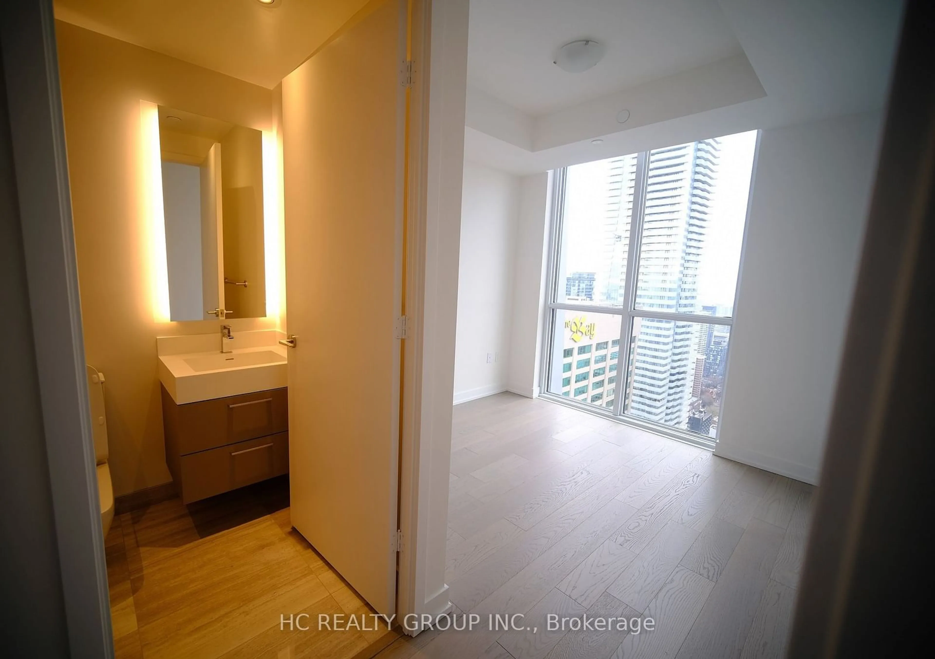 A pic of a room for 1 Yorkville Ave, Toronto Ontario M4W 0B1