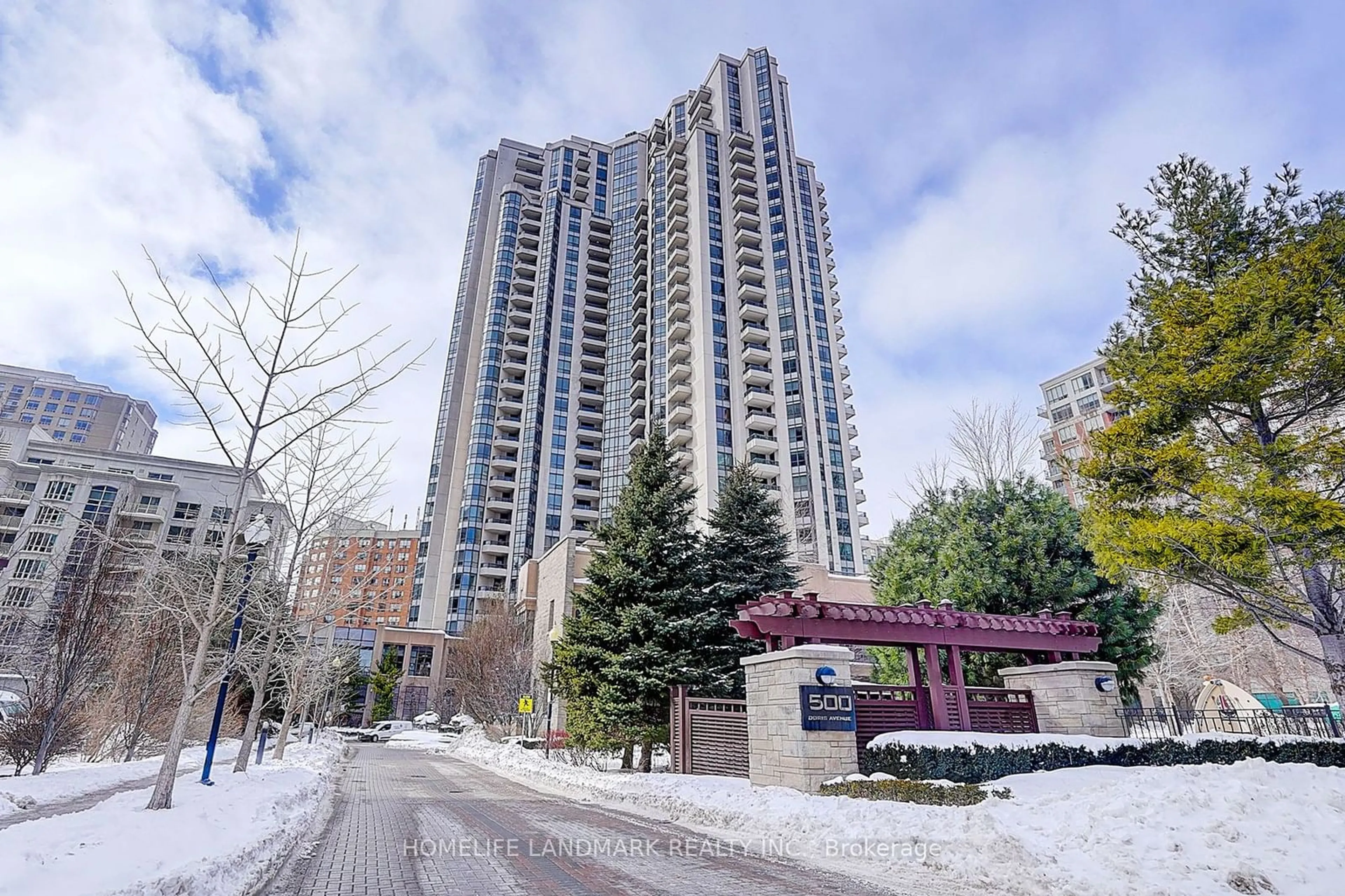 Indoor foyer for 500 Doris Ave #1823, Toronto Ontario M2N 0C1