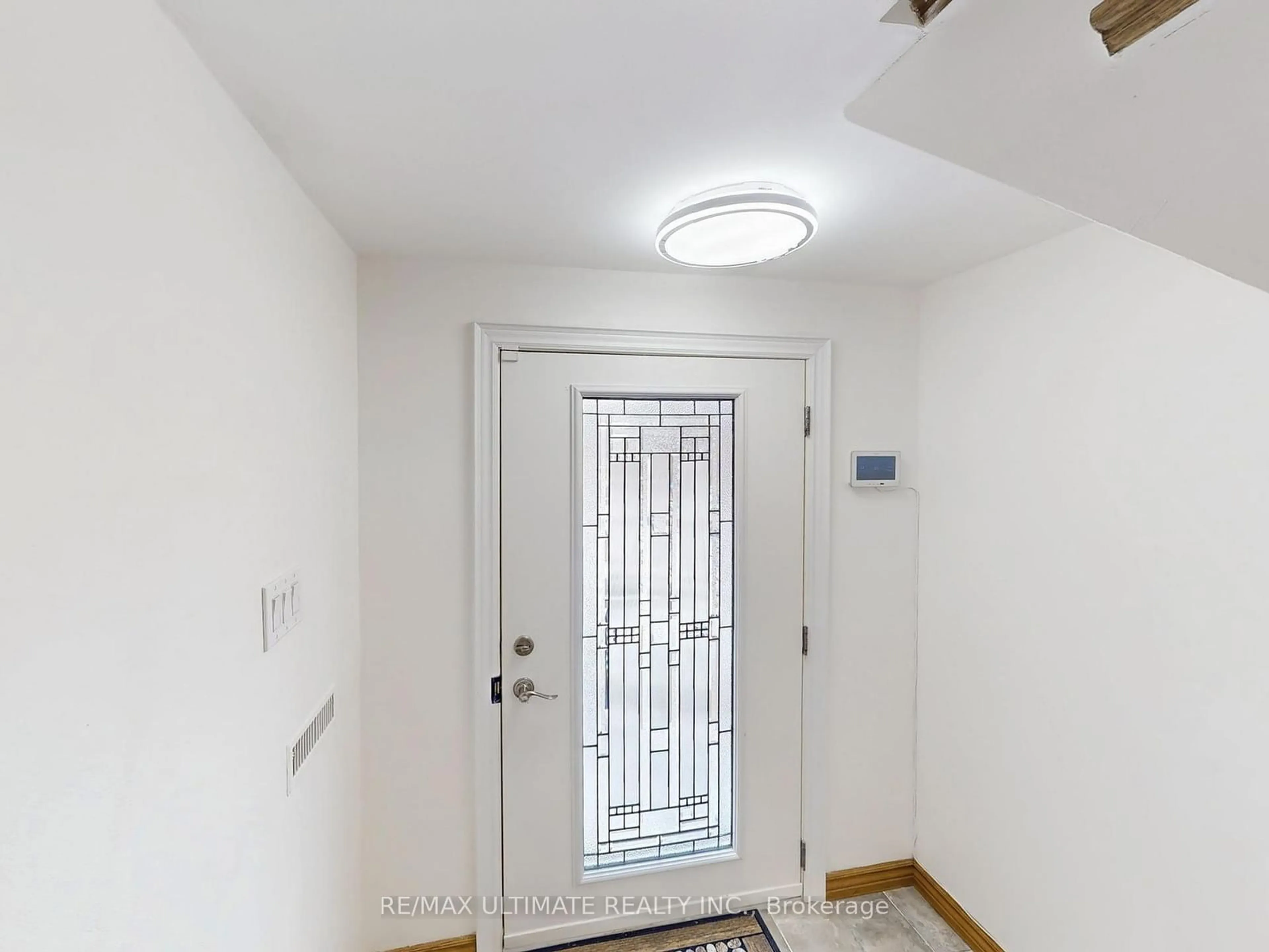 Indoor entryway for 181 Rusty Crestway Way #181RC, Toronto Ontario M2J 2Y5