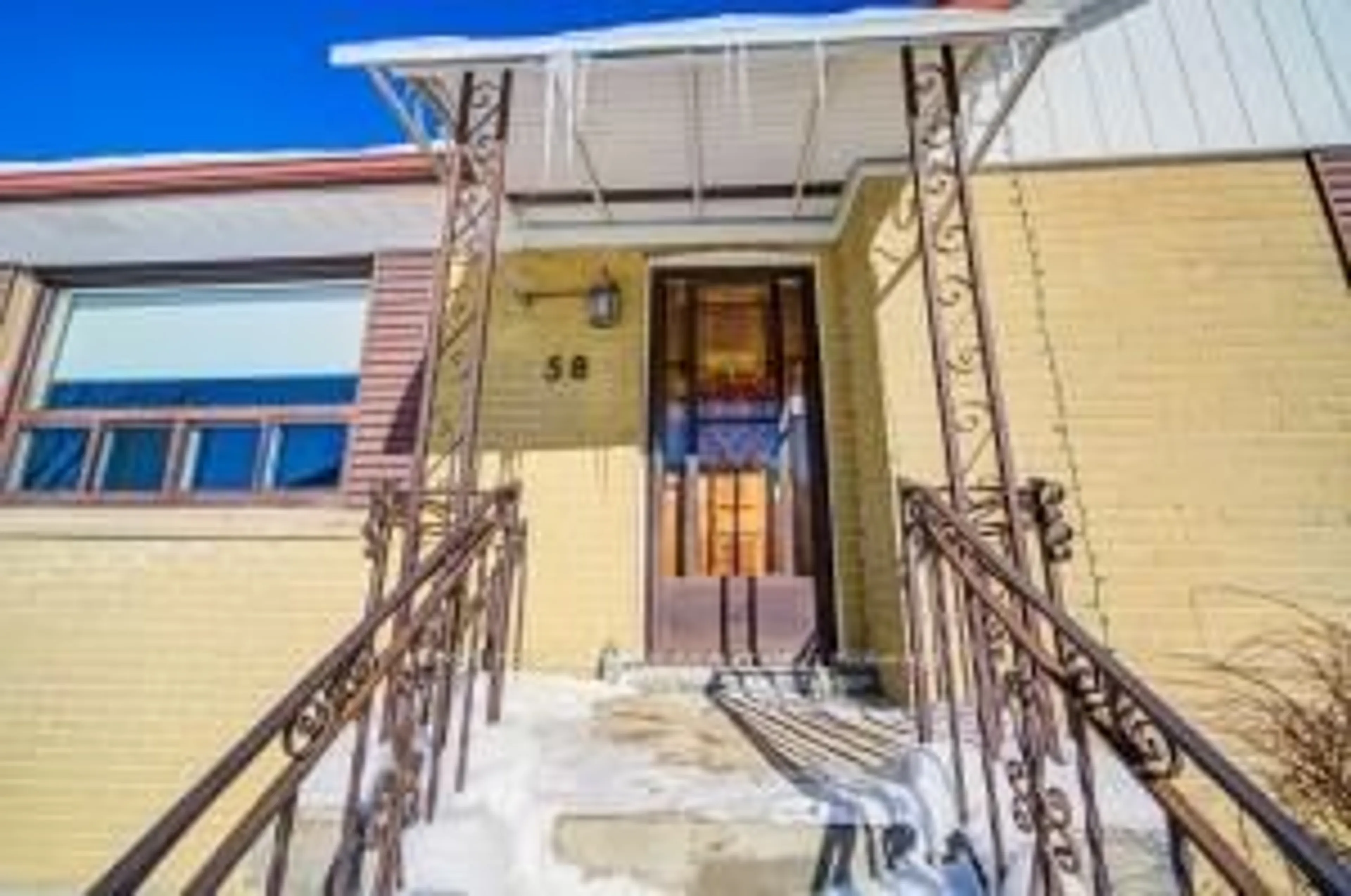 Indoor foyer for 58 Verwood Ave, Toronto Ontario M3H 2K7