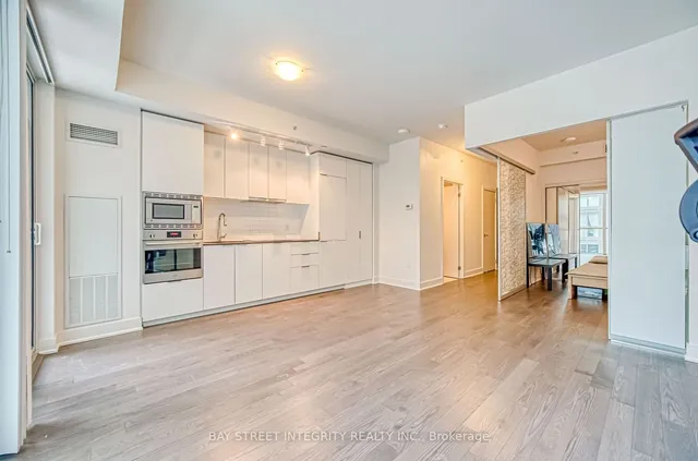 Additional property image - 955 Bay St Unit 604